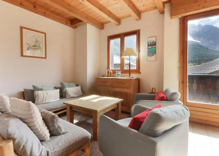 Le Chamouny- Family Apt - Central - Quiet - Hikeing & Rock Climbing Close By