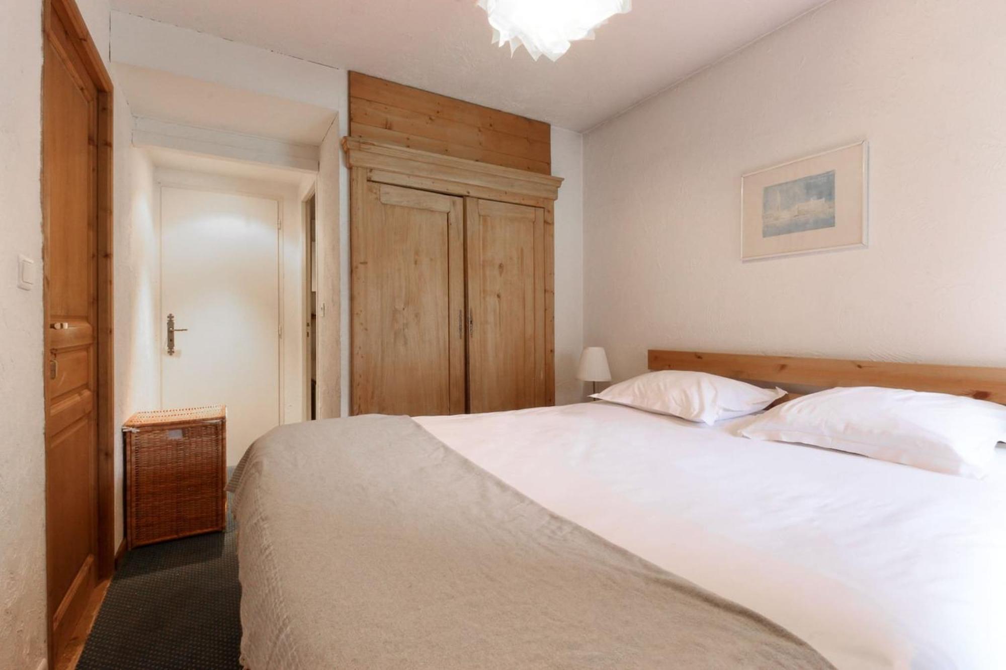 Le Chamouny- Family - - Quiet - Hikeing & Rock Climbing Close By Apartment